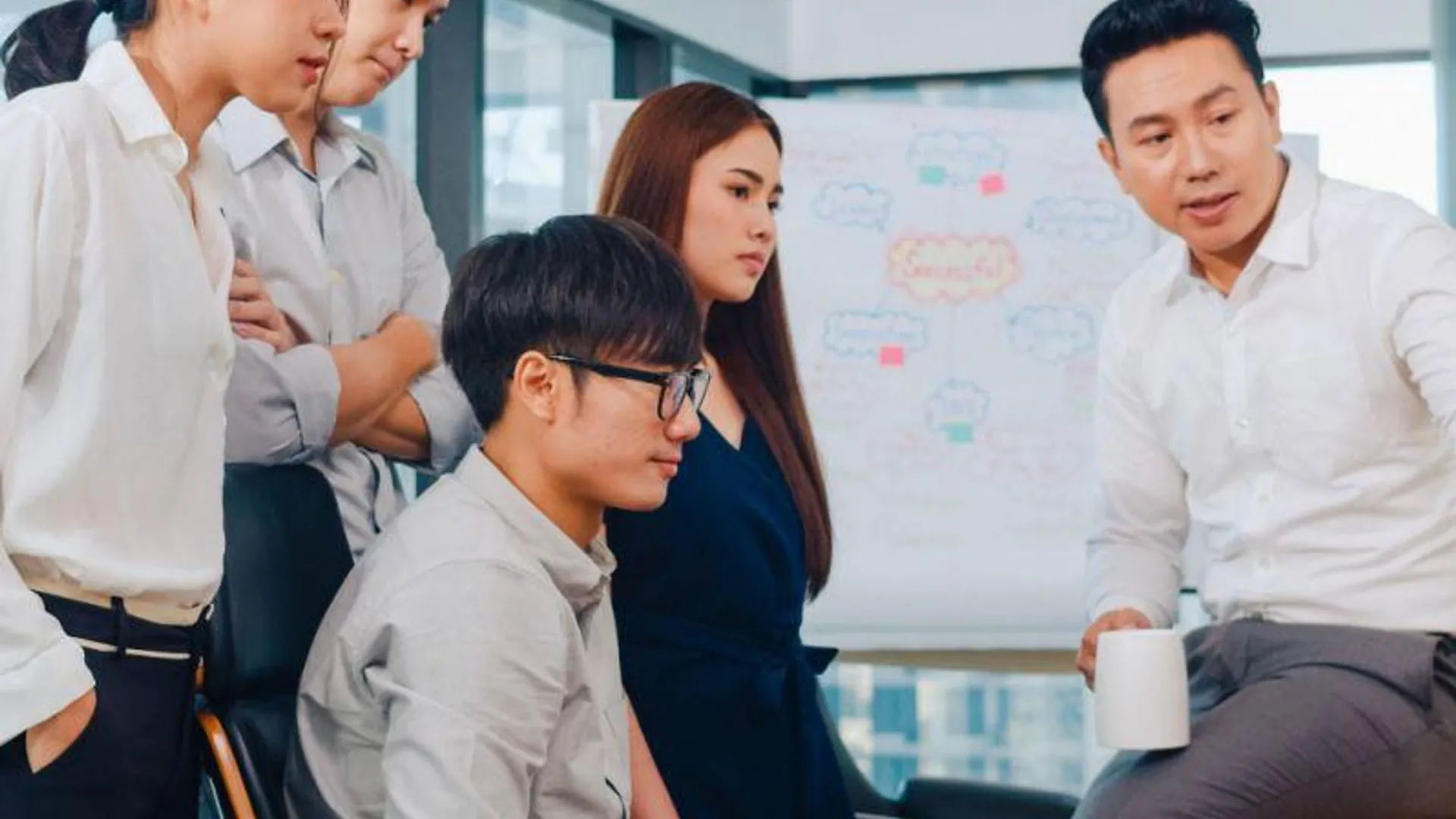 Hình ảnh minh họa cờ bạc có trách nhiệm, thể hiện sự cân bằng và hỗ trợ